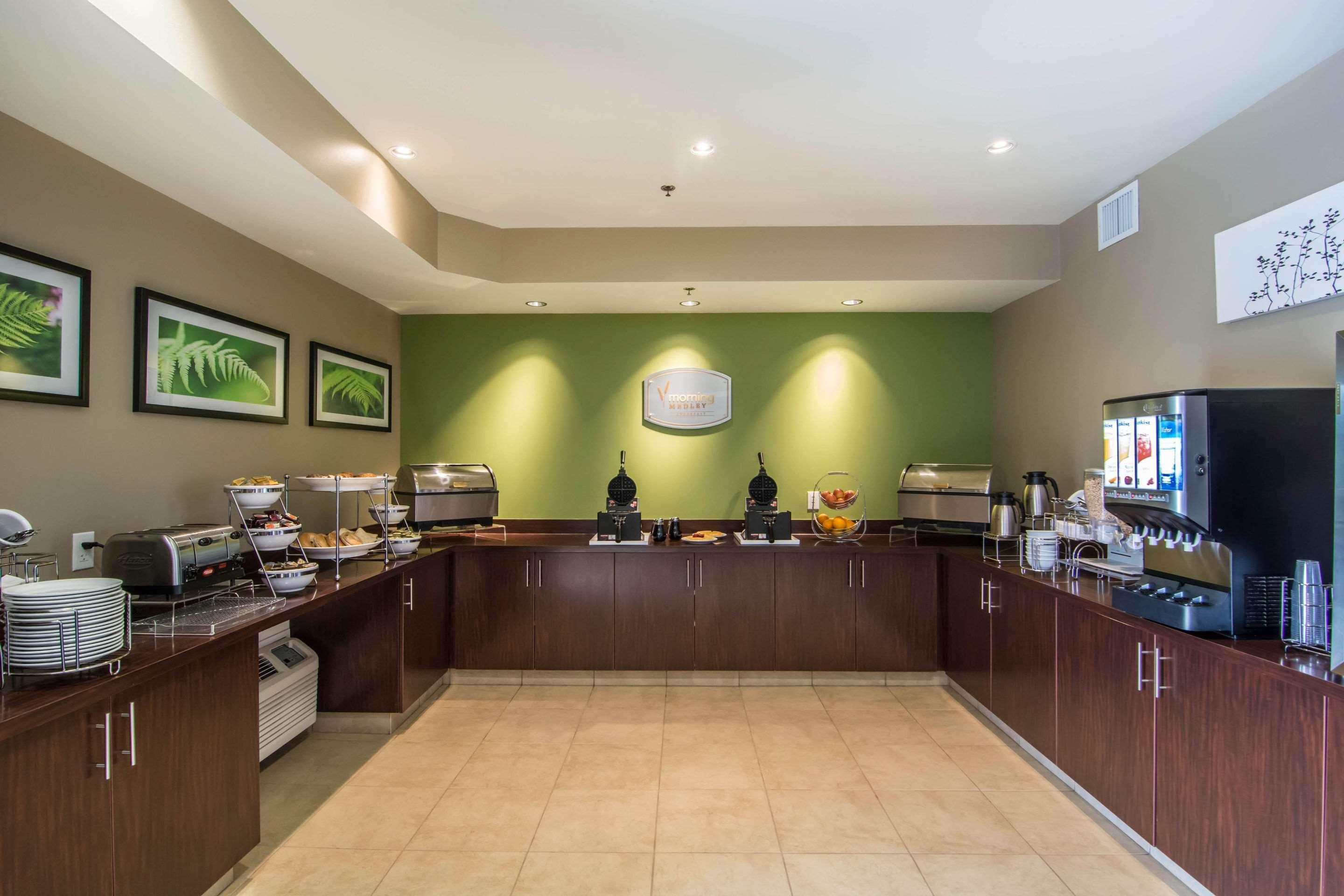 Sleep Inn Regina East Emerald Park Extérieur photo