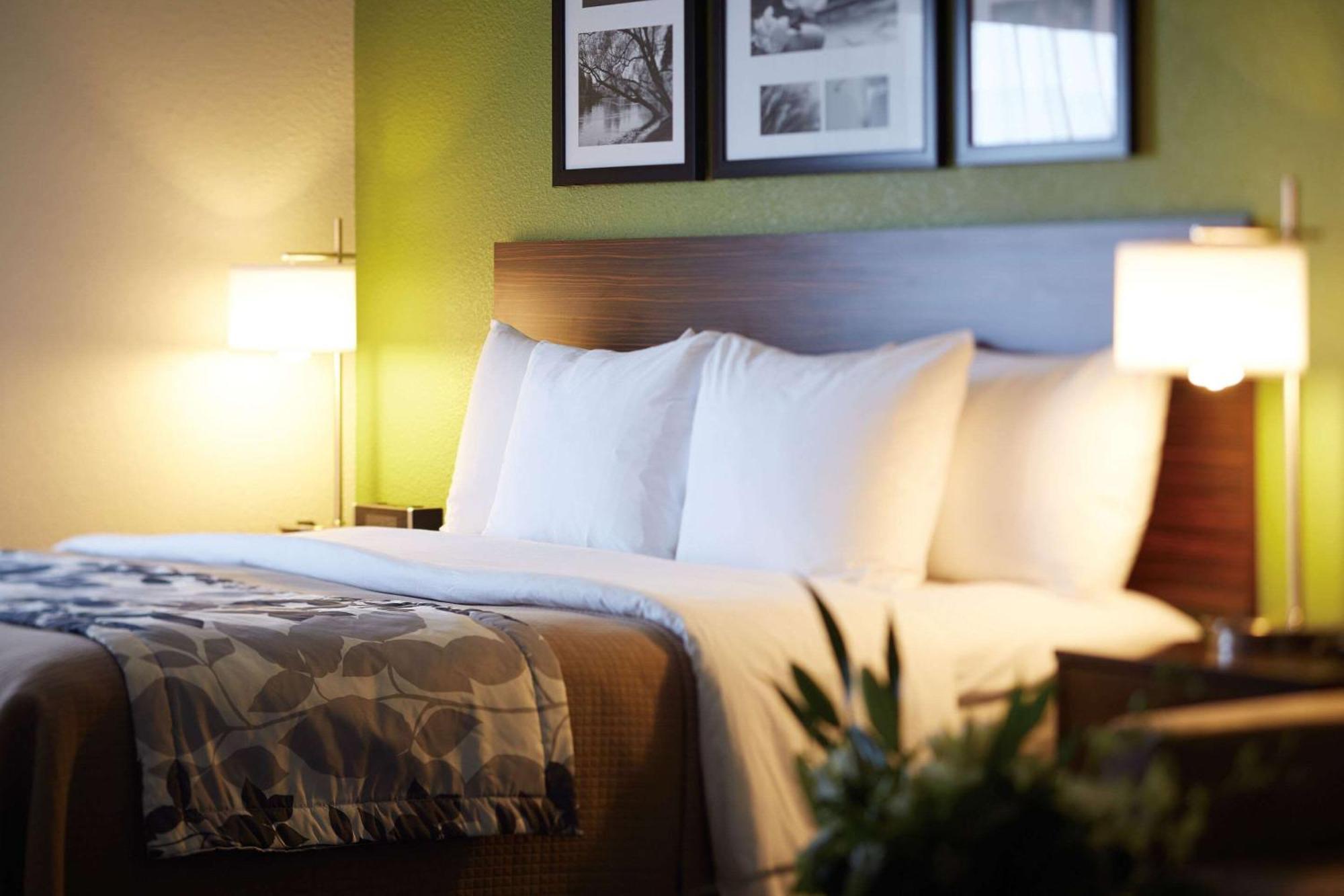 Sleep Inn Regina East Emerald Park Extérieur photo